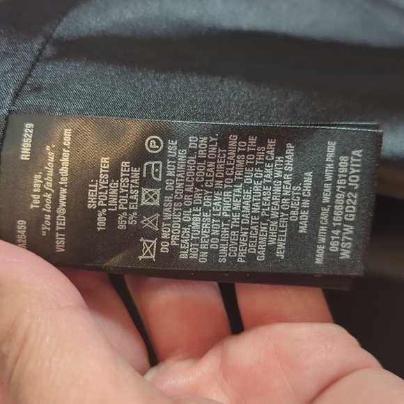 Ted Baker London Women's Dress Black Toggle Chain Gold Hardware LBD Size 3 8 10 - Picture 11 of 13